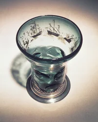 Roemer with wide bowl, decorated with bands of ships in Schwarzlot technique